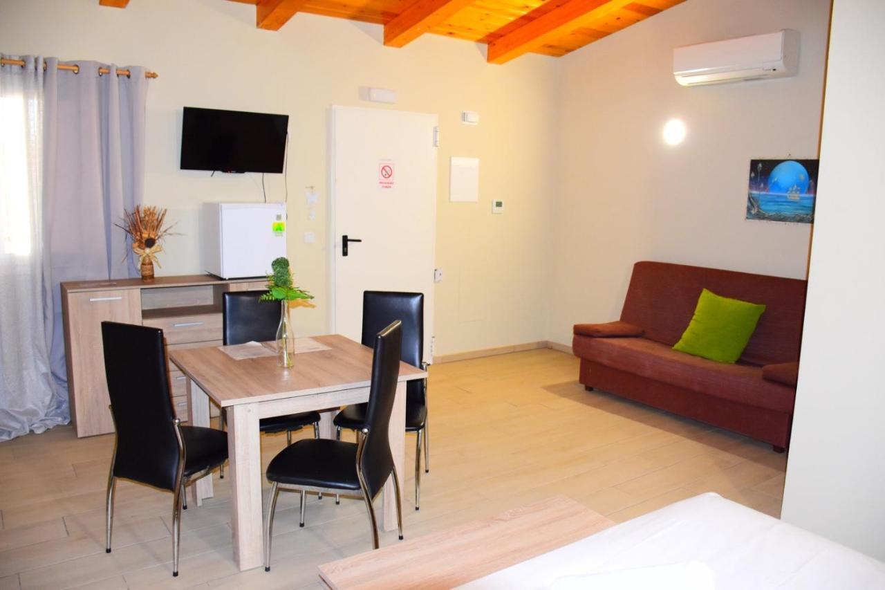 Apartamentos Giuliano Empuriabrava Εξωτερικό φωτογραφία